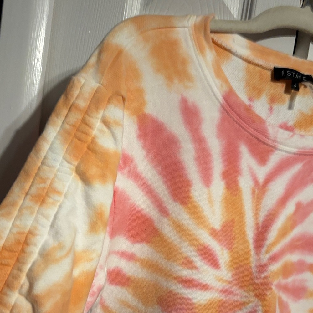 1 State long sleeve ruched sweatshirt in sunburst tie dye size small NWT - Picture 4 of 11